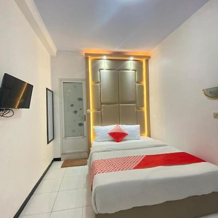 Oyo 1351 Tanggulasi Resto & Residence Syariah Magetan Εξωτερικό φωτογραφία