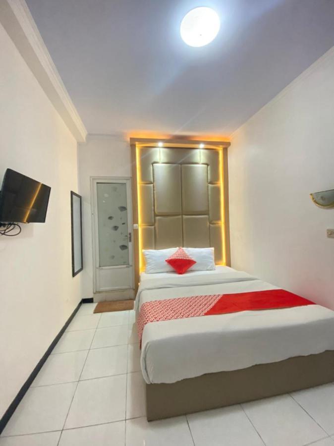Oyo 1351 Tanggulasi Resto & Residence Syariah Magetan Εξωτερικό φωτογραφία