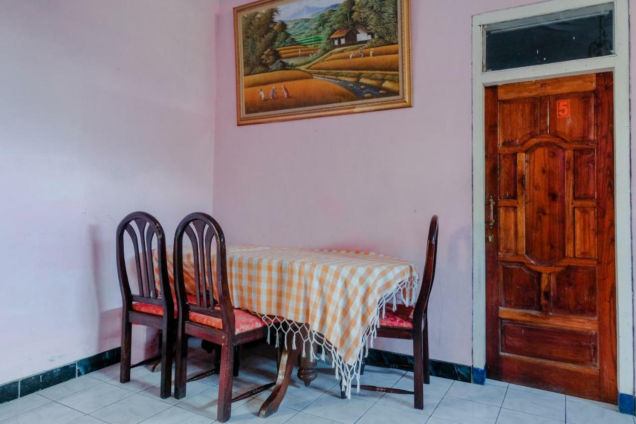 Oyo 1351 Tanggulasi Resto & Residence Syariah Magetan Εξωτερικό φωτογραφία