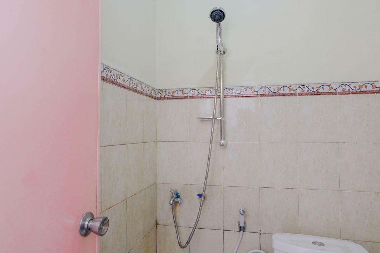 Oyo 1351 Tanggulasi Resto & Residence Syariah Magetan Εξωτερικό φωτογραφία