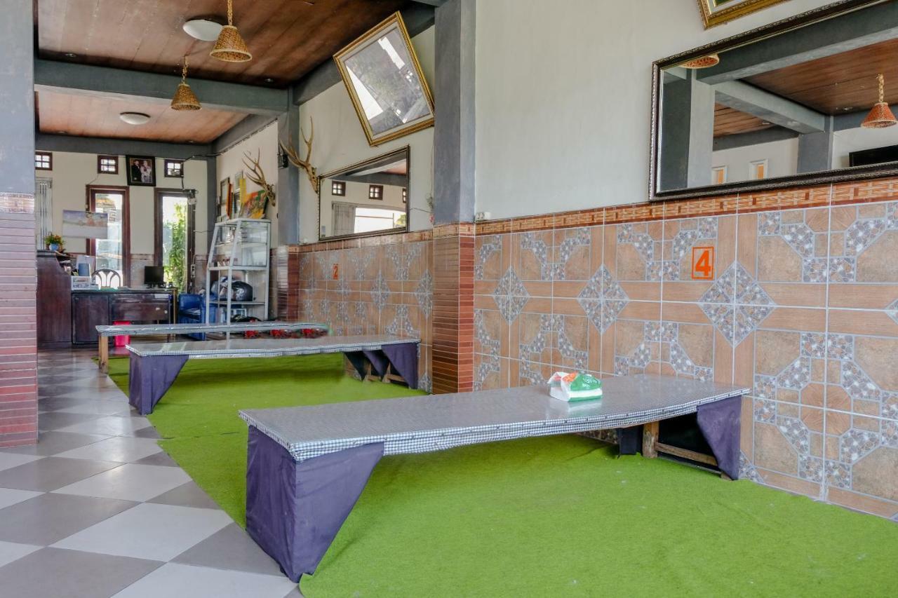 Oyo 1351 Tanggulasi Resto & Residence Syariah Magetan Εξωτερικό φωτογραφία