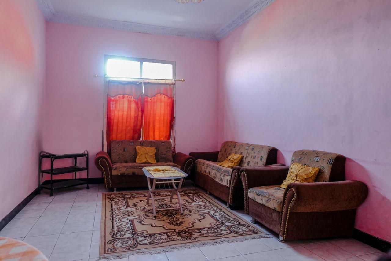 Oyo 1351 Tanggulasi Resto & Residence Syariah Magetan Εξωτερικό φωτογραφία